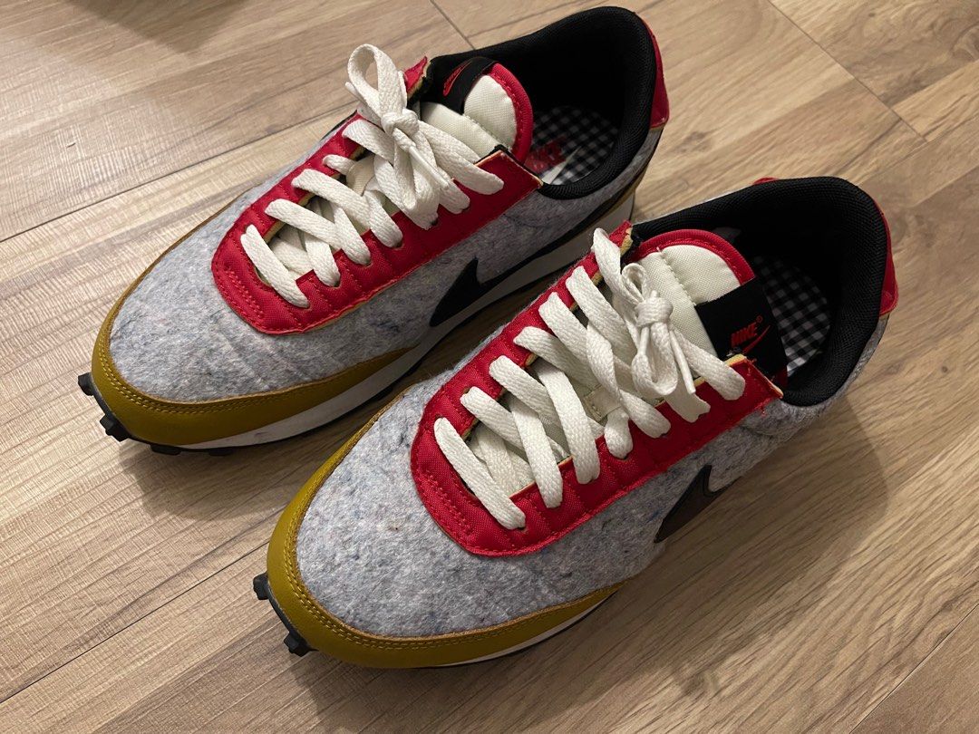 Nike WMNS Daybreak University Red Gold 95成新up 25cm US8號割愛, 她