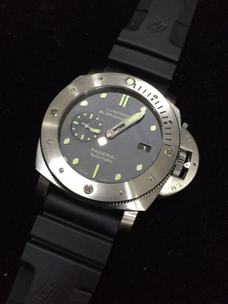 Panerai PAM305 Luxury Watches on Carousell