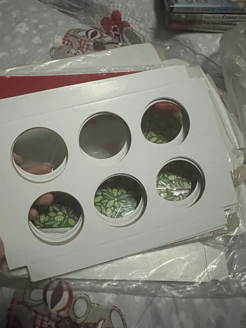 RM box 6x9x3 Christmas cupcake box (Category: Bakeware) located in San Juan City. Submitted by iambernie (Listing ID 1257805169, Image 2). Description: Got too many of these cupcake boxes 1 pack sealed box of 20 1 pack opened 9 sets left 22 pcs cupcake holders Take all for 350 pesos Good for cupcakes, pandesal, and other pastries this coming Christmas season .