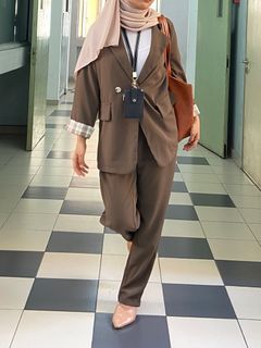 SET PANTS AND BALAZER BROWN