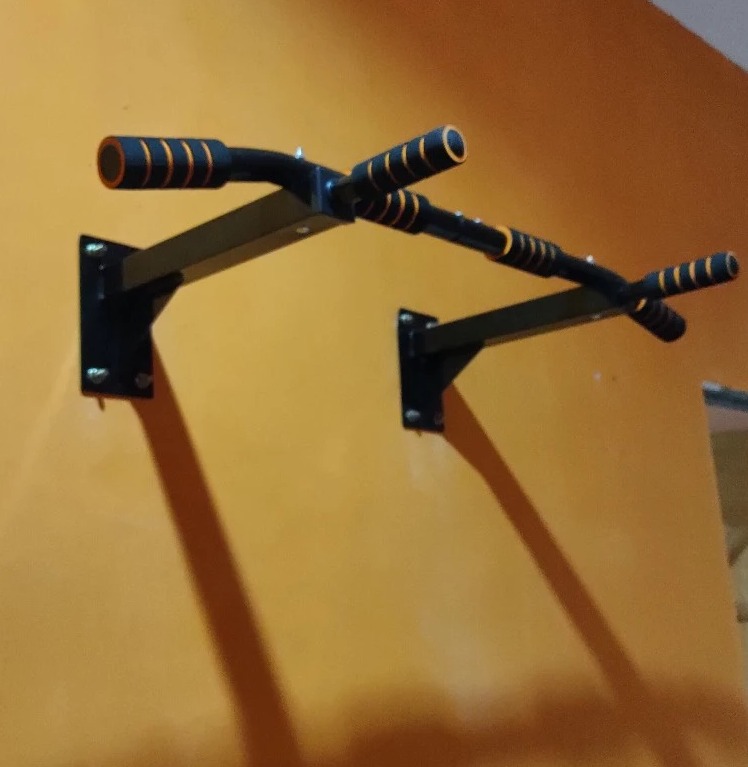 (Standard) Pull Up bar with installation, Sports Equipment, Exercise