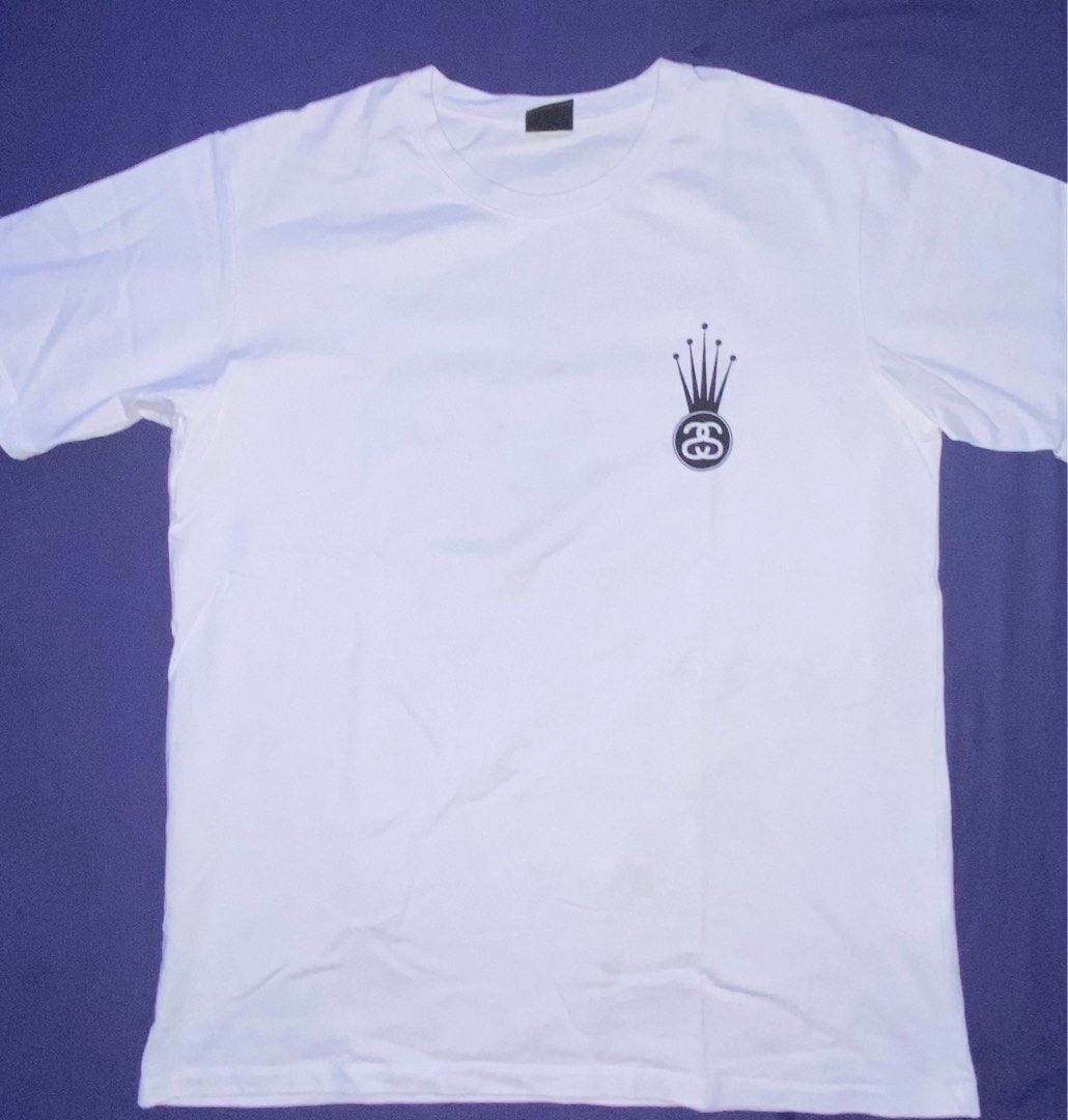 Stussy Crown Link Tee (Category: Tshirts & Polo Shirts ) located in Naga. Submitted by dbdbdbdbd (Listing ID 1257850909, Image 1). Description: - Fits Large to XL -Premium Copy.