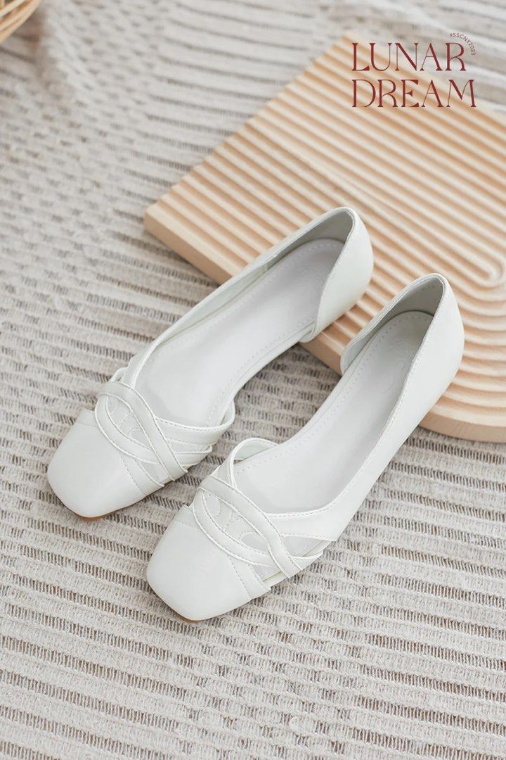 White flat sales shoes uk