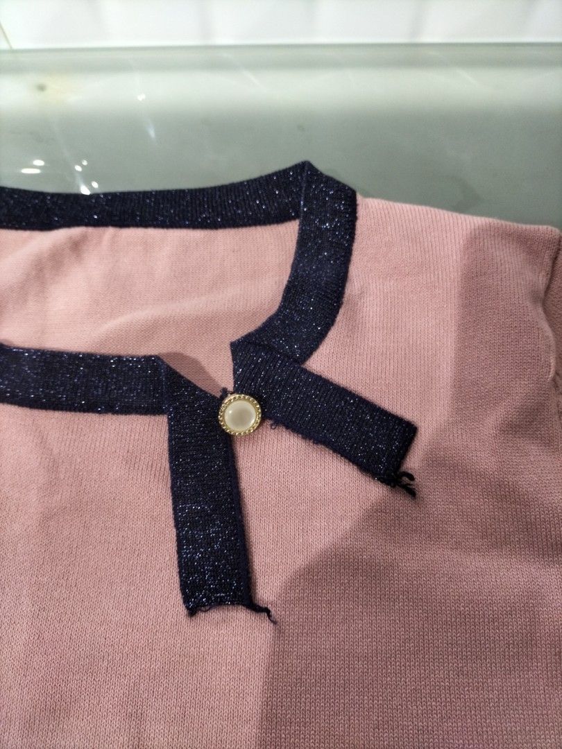 Sweater ke gale ka design hotsell