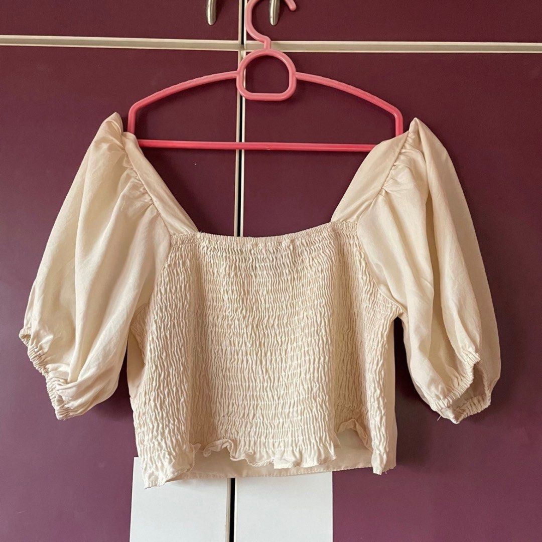 cream puff sleeve crop top
