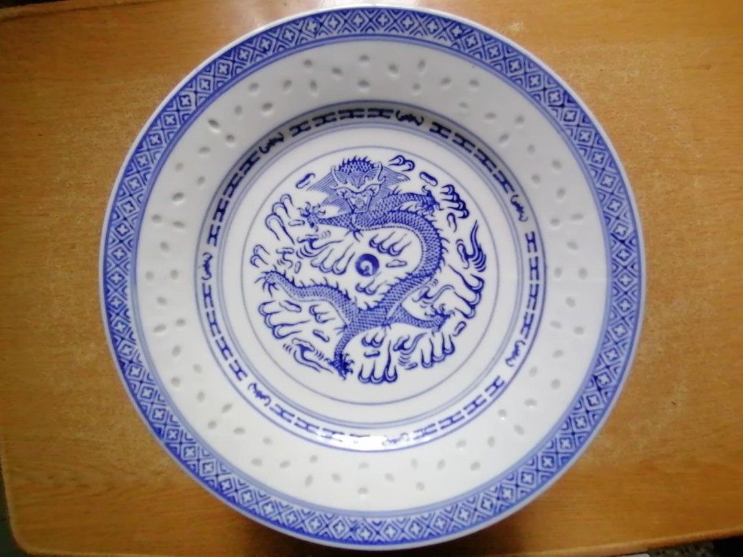 Traditional Porcelain Dragon plates, Furniture & Home Living ...