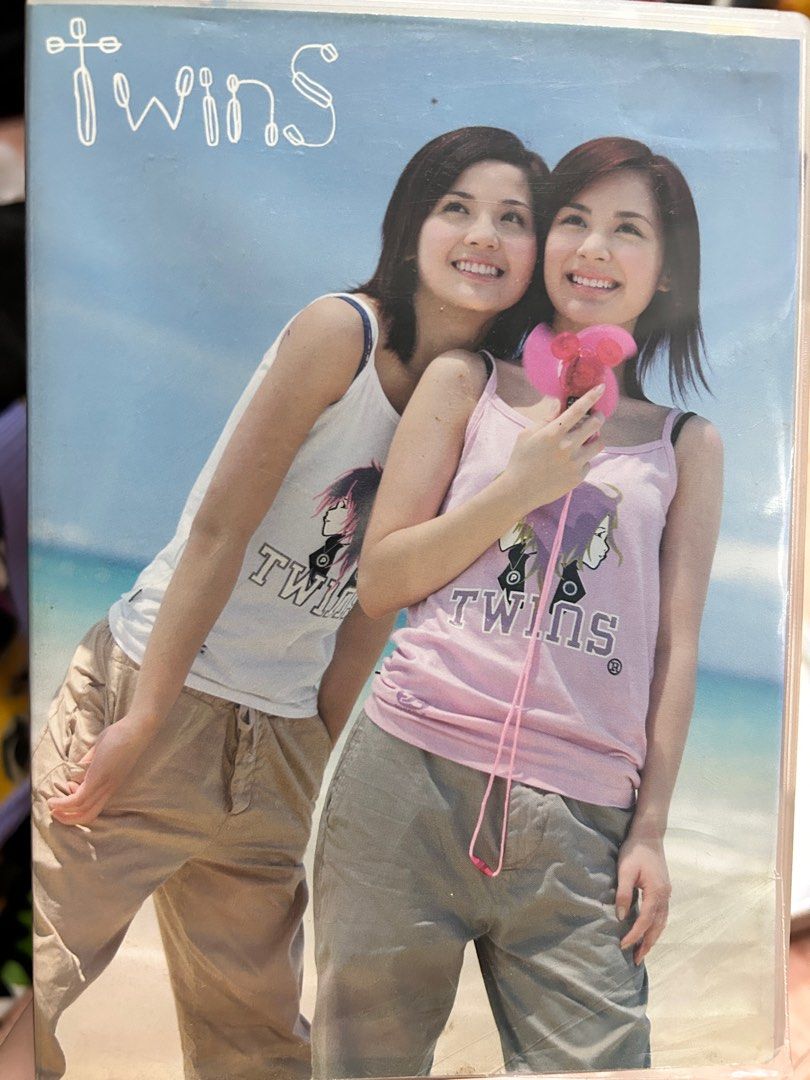 TWINS雙生兒-《TWINS》 同名專輯CD -蔡卓妍(阿Sa) 鍾欣潼(阿嬌
