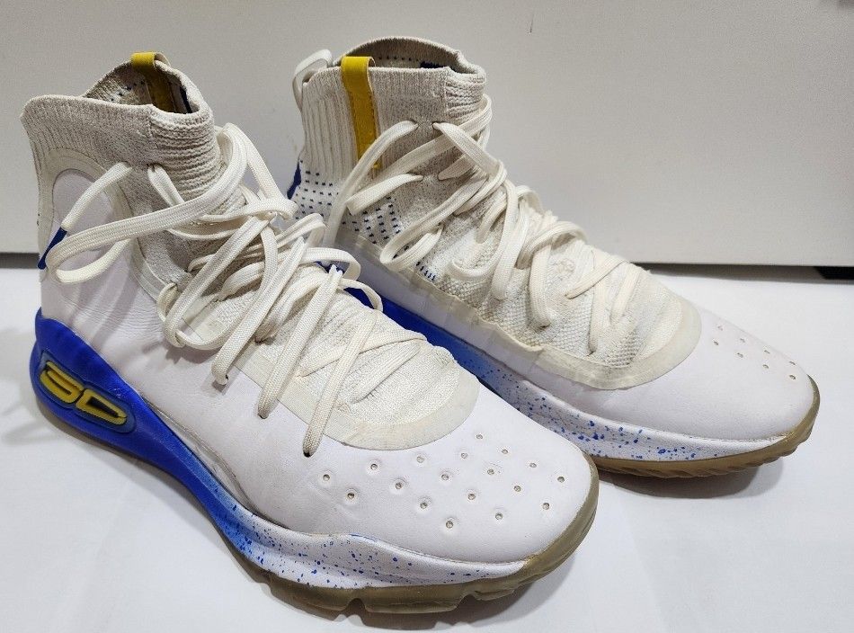 Under armour curry store 4 more dubs
