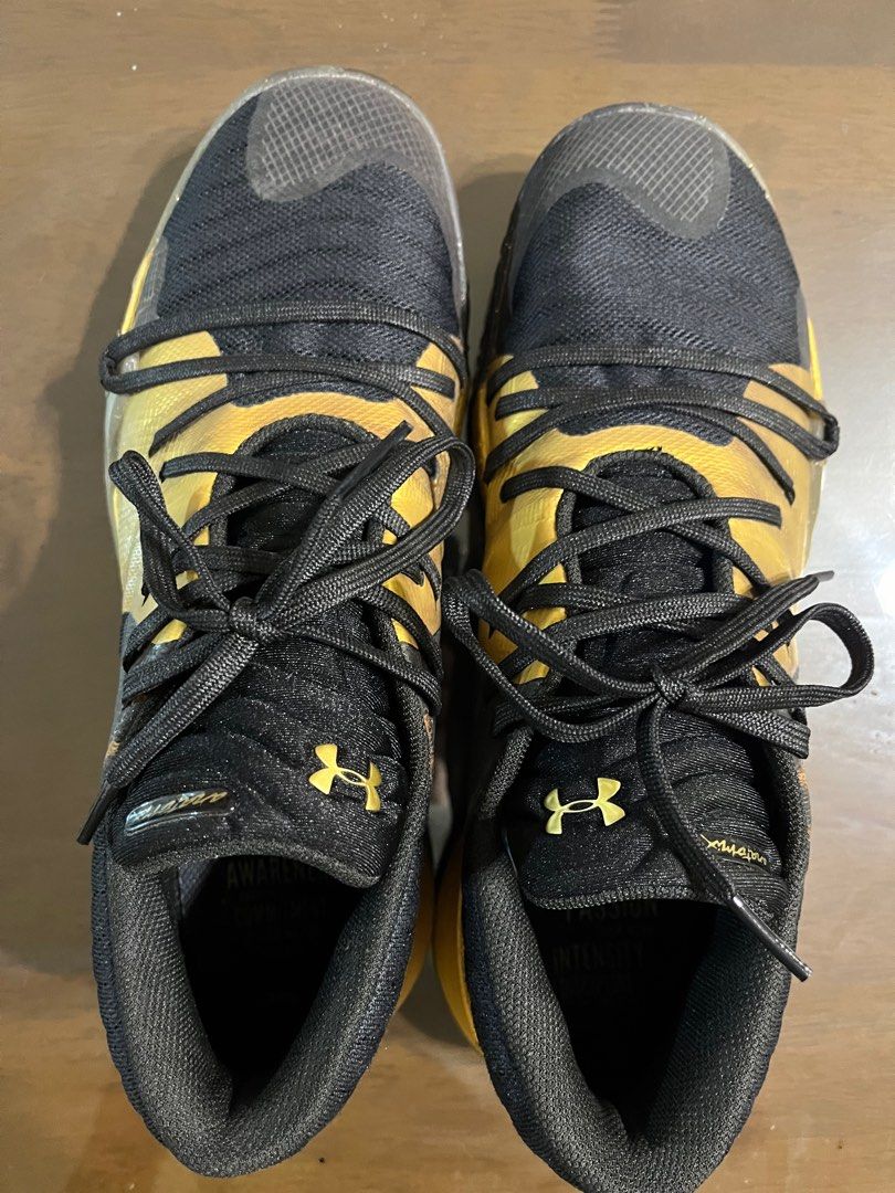 Underarmour Anatomix Basketball shoes