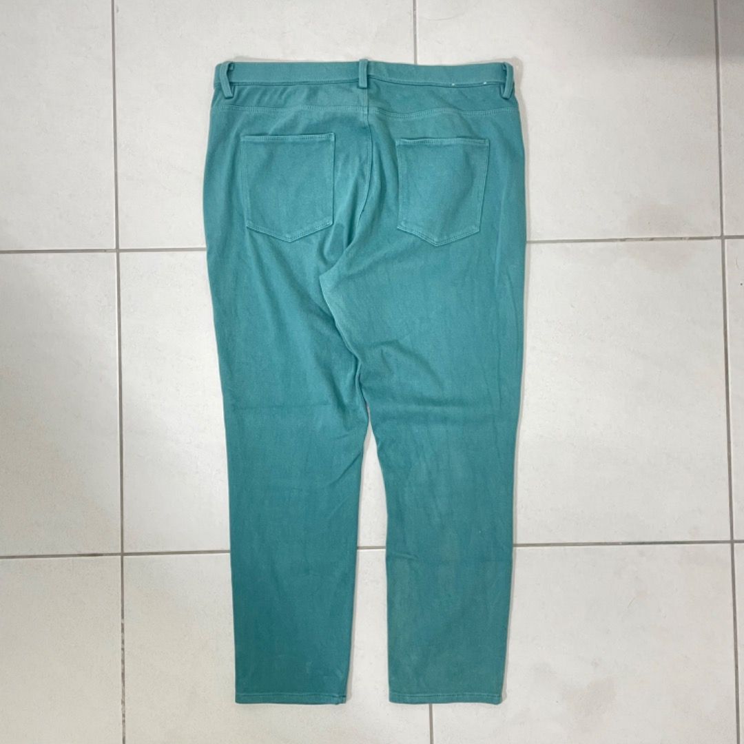 UNIQLO dark green jeggings in perfect condition. - Depop