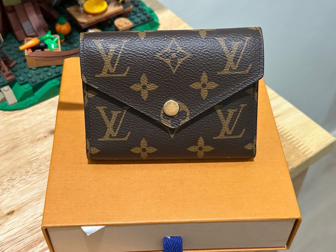PRE LOVED] Louis Vuitton Victorine Wallet in Damier Ebene Canvass Cer