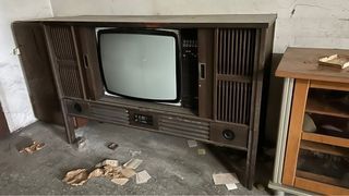 Vintage TV with Cupboard (COD Ipoh)