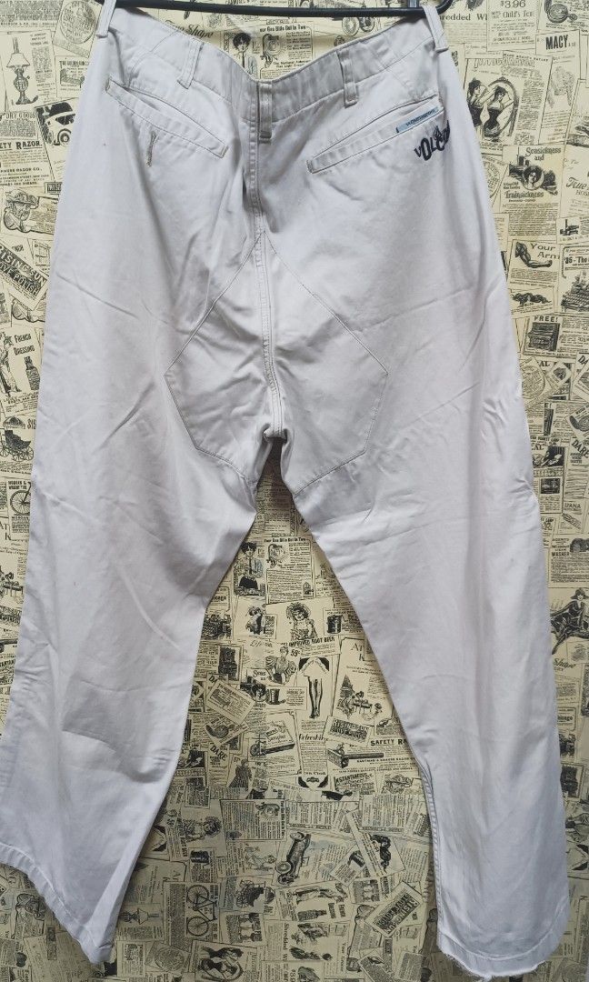Volcom pants (Category: Jeans) located in Pasay City. Submitted by mjsumaribo16585 (Listing ID 1257752145, Image 2). Description: Volcom pants size 17x41 leg opening 9 inches vintage look.