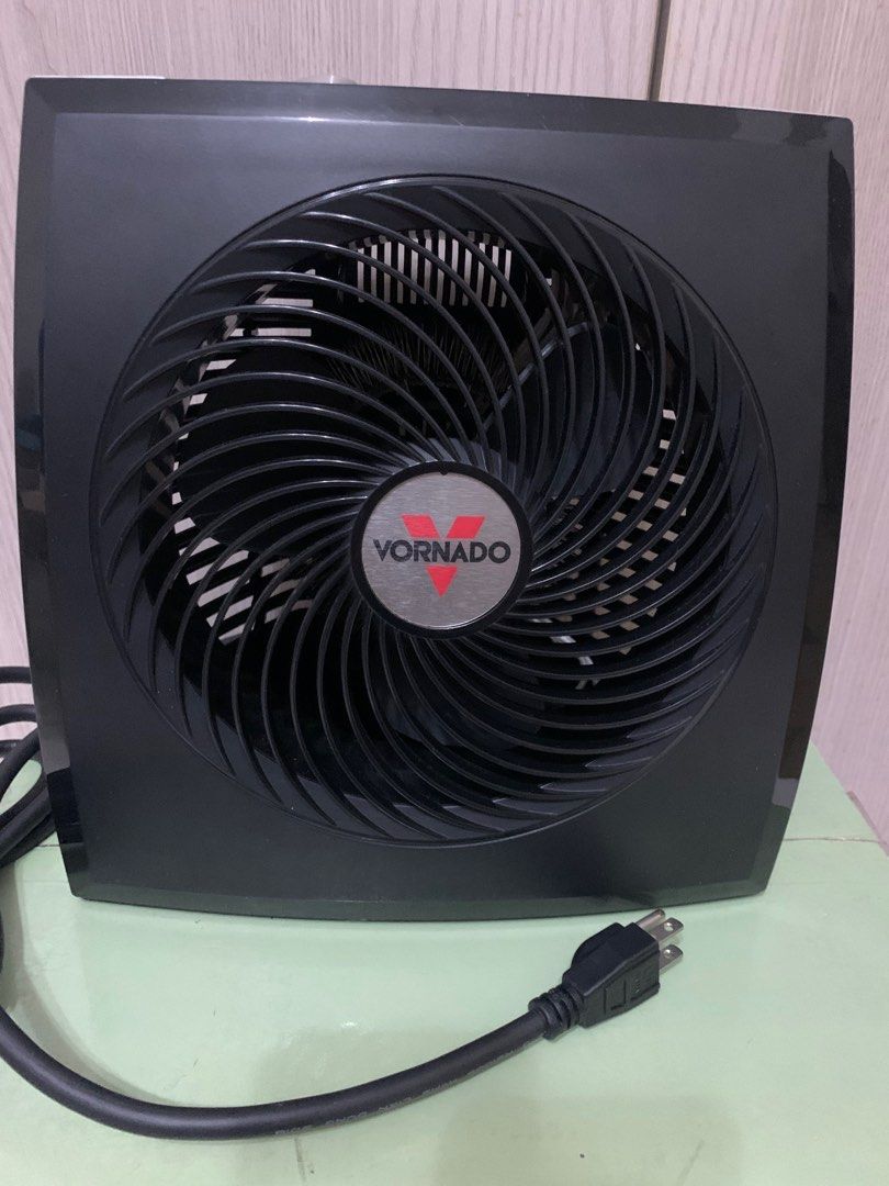 VORNADO 渦流式電暖器PVH-TW, 電視及其他電器, 冷氣機和電暖器在旋轉拍賣