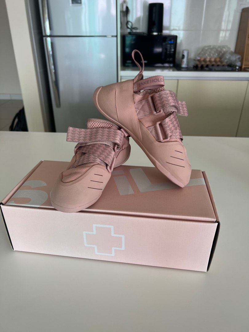 Climbing shoes pink store