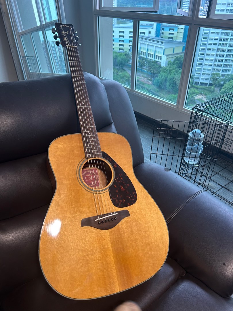 Yamaha FG700S almost new Hobbies Toys Music Media Musical