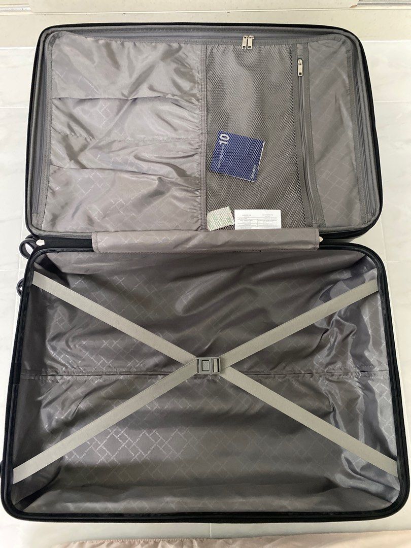 28 Spinner Samsonite Luggage (Bicknell), Hobbies & Toys, Travel