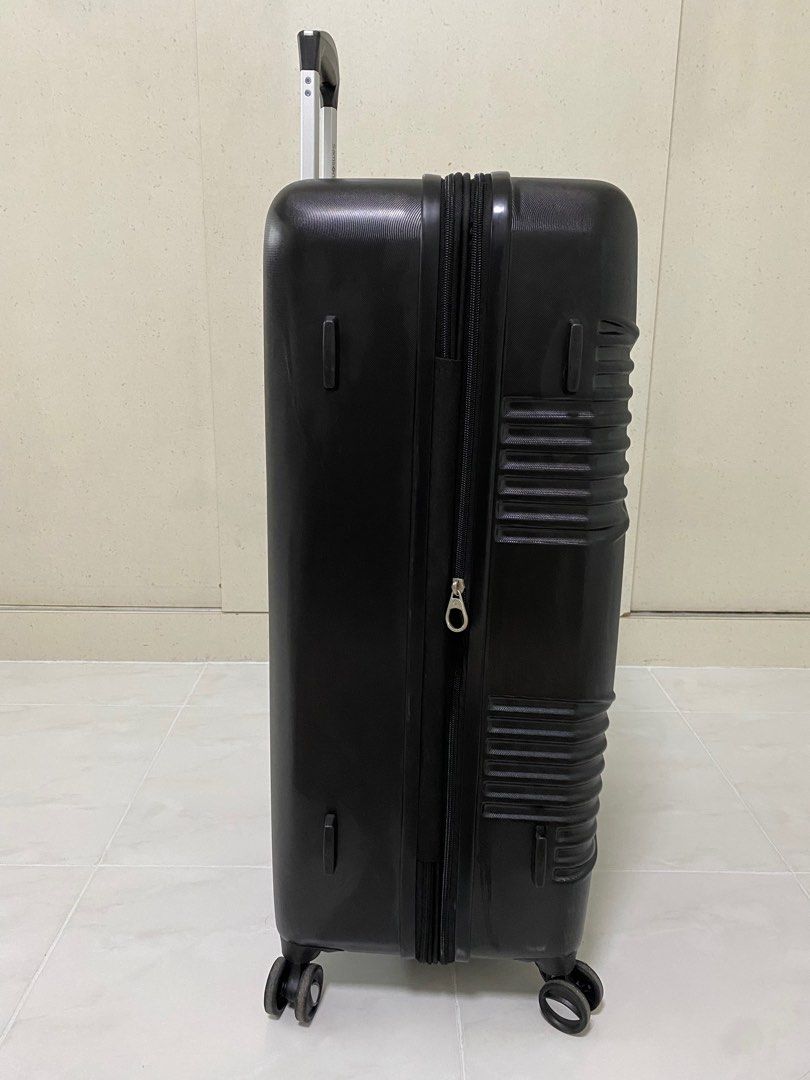 28 Spinner Samsonite Luggage (Bicknell), Hobbies & Toys, Travel