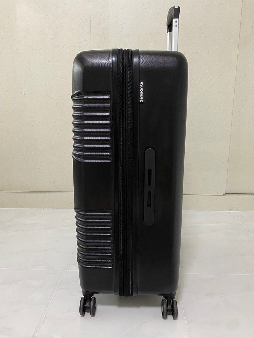 28 Spinner Samsonite Luggage (Bicknell), Hobbies & Toys, Travel