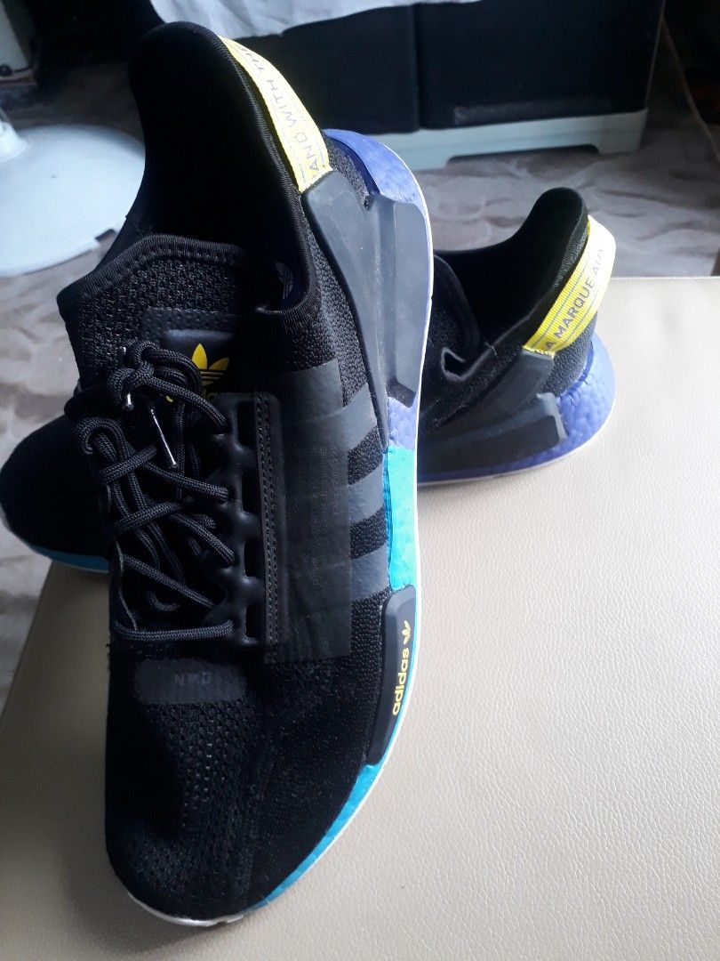 Adidas NMD R1 V2 Core Black Carbon