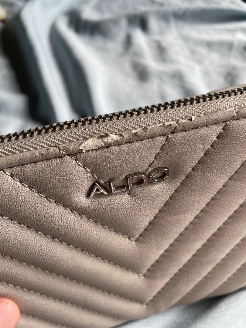 Aldo women wallet (Category: Luxury Bags & Wallets) located in Pasig City. Submitted by franjunarca0304 (Listing ID 1259267958, Image 2). Description: Selling low, never been used but has leather chips (see pic).