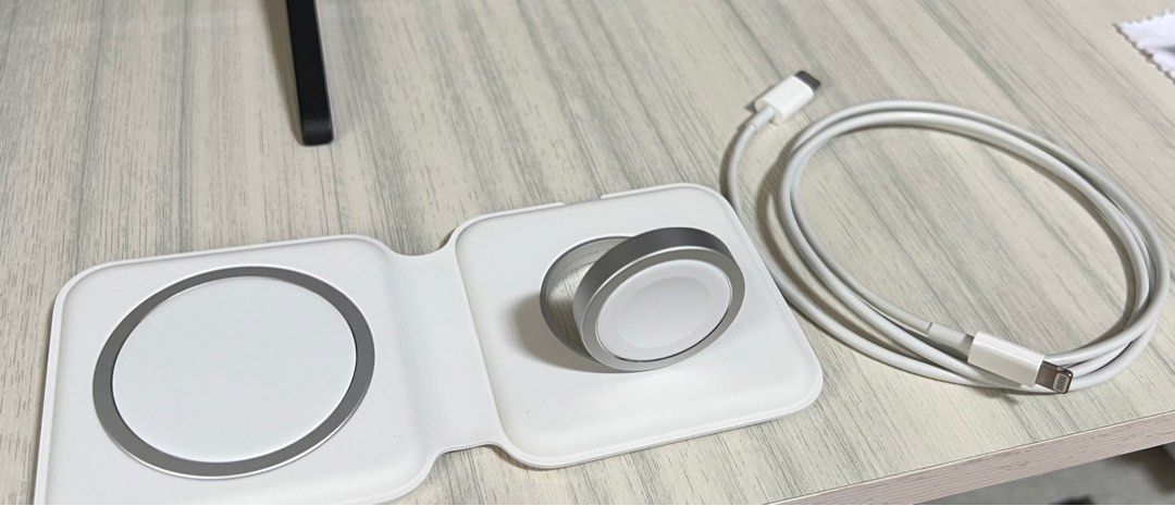 Apple wireless duo on sale charger
