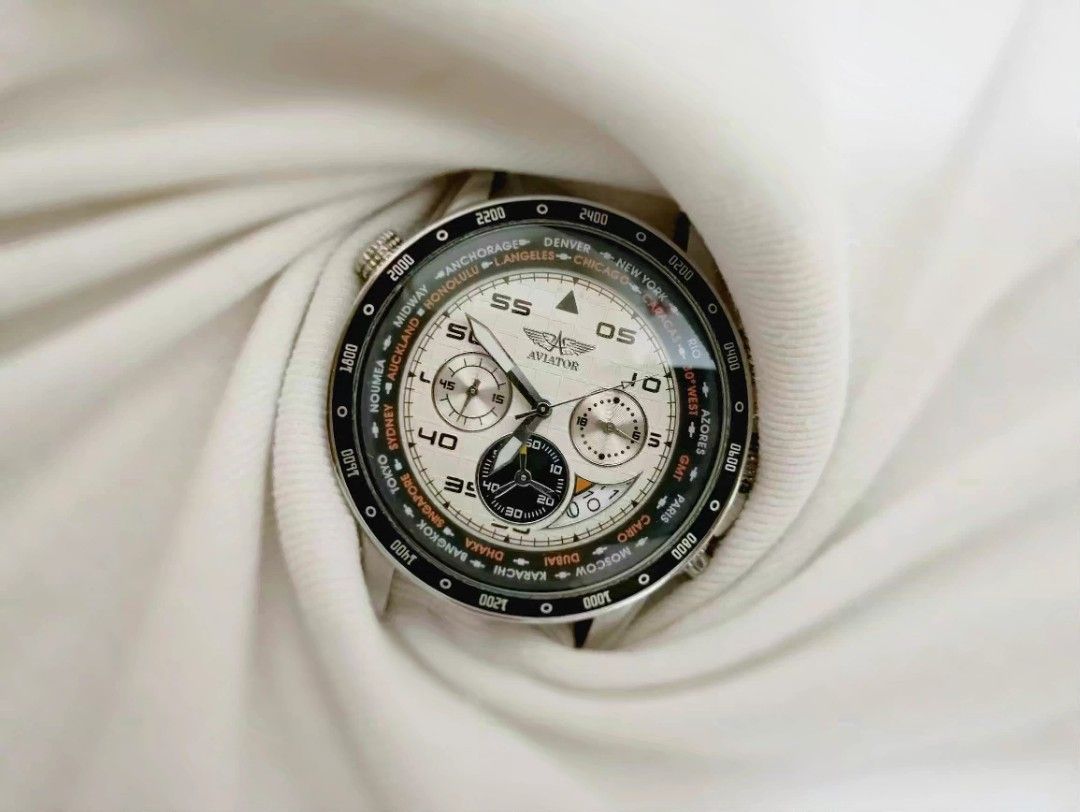 Aviator avw7770g58 top