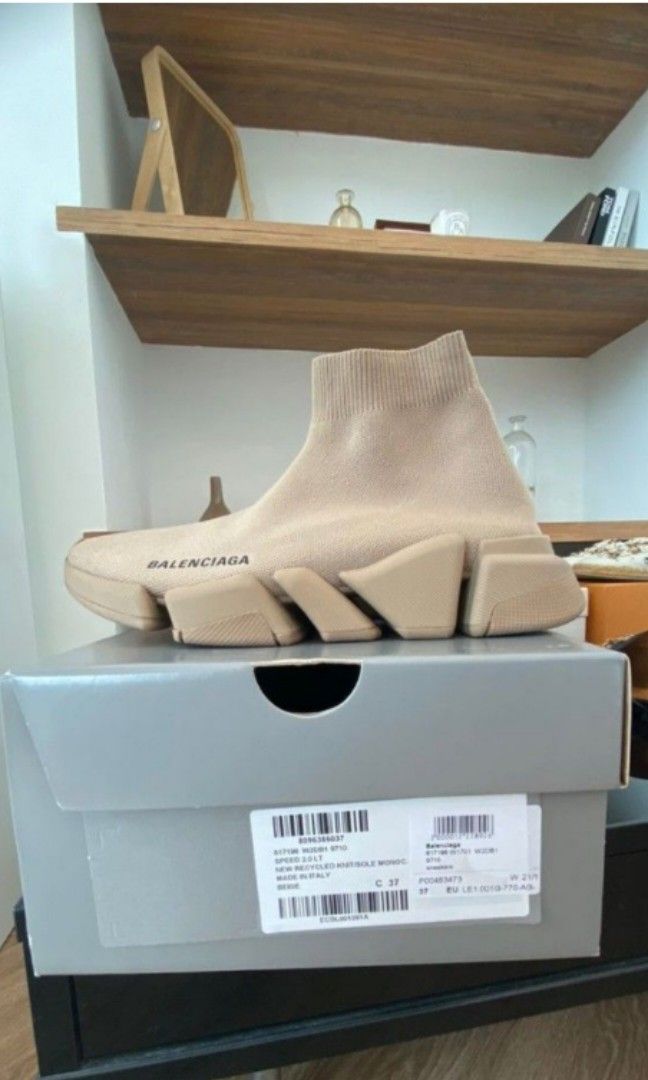 Balenciaga trainer shoes (Category: Sneakers) located in Taguig. Submitted by zzmm9090yyzz (Listing ID 1144430677, Image 3). Description: Almost new Size 35 Beige .