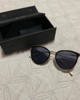 (Category: ) located in . Submitted by caufl.clothes (Listing ID 1259396115, Image 1). Description: .