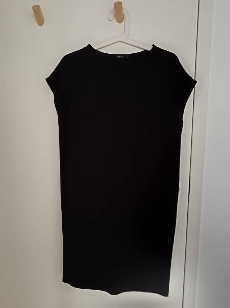 Black store straight dress