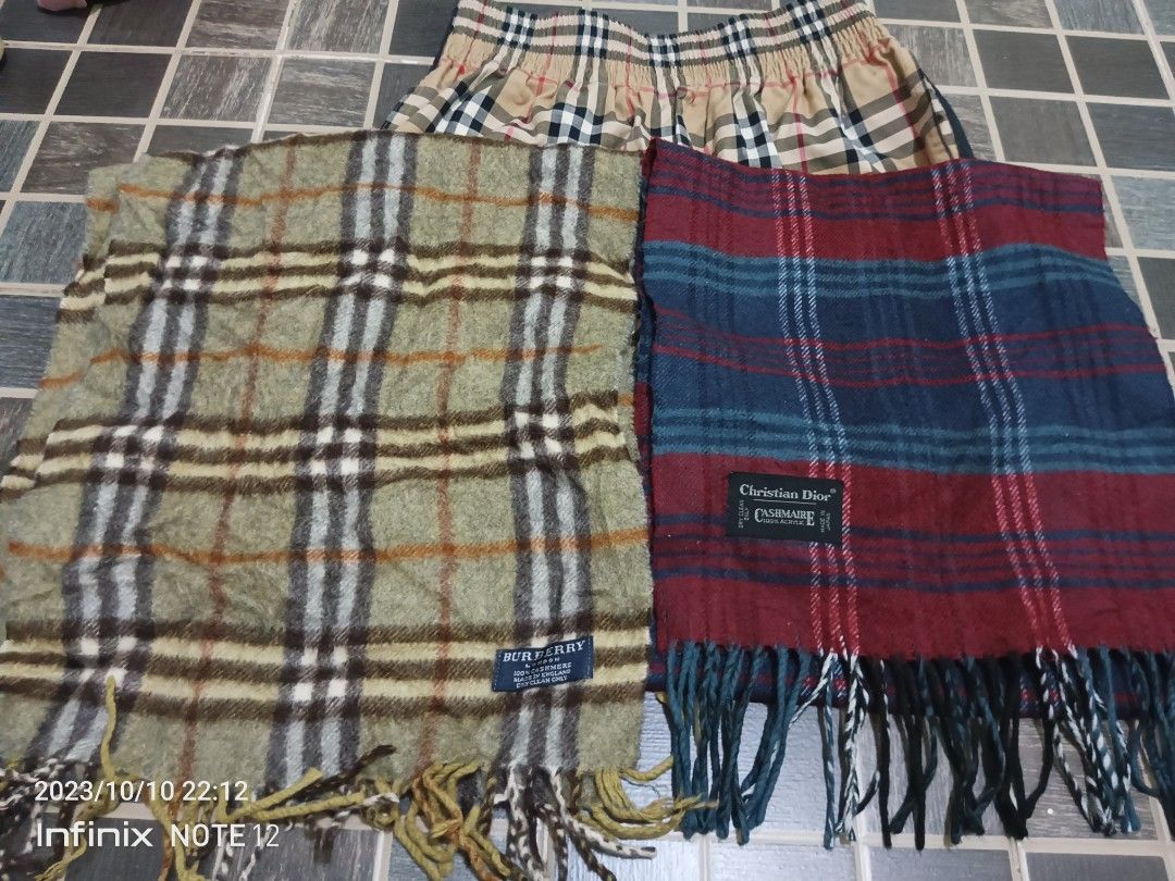 Short burberry scarf shop
