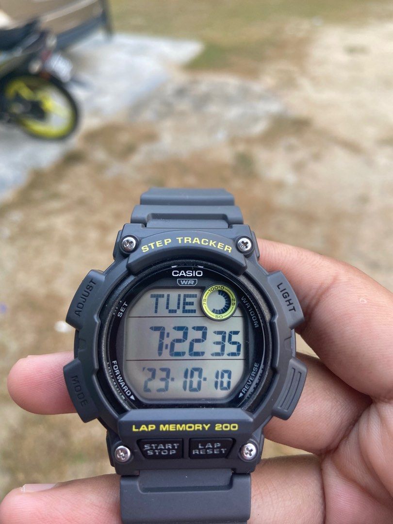 Jam tangan step sales tracker