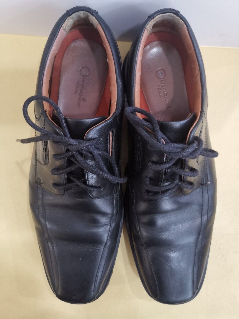 Clarks unstructured store black shoes