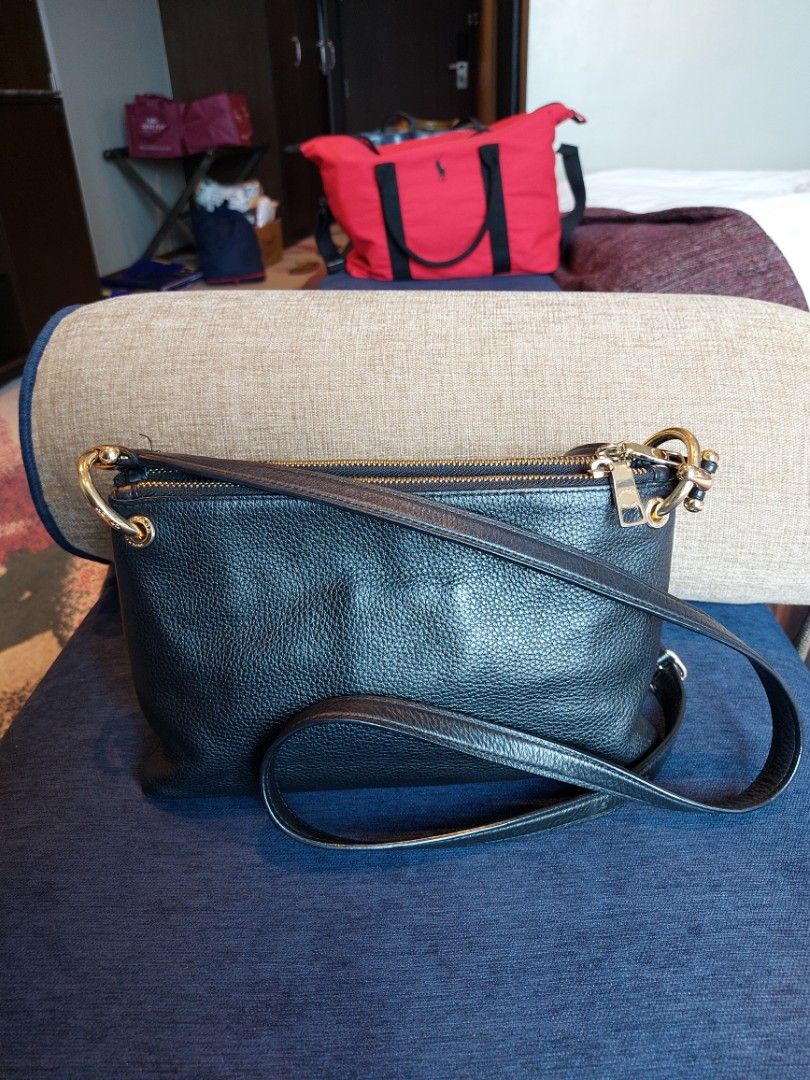 Coach Mia Crossbody Bag (Category: Luxury Bags & Wallets) located in Valenzuela. Submitted by trislndgn (Listing ID 1259304033, Image 3). Description: Personal Preloved Coach Mia 🖤 No flaws Steal for its price! Minor signs of usage only.