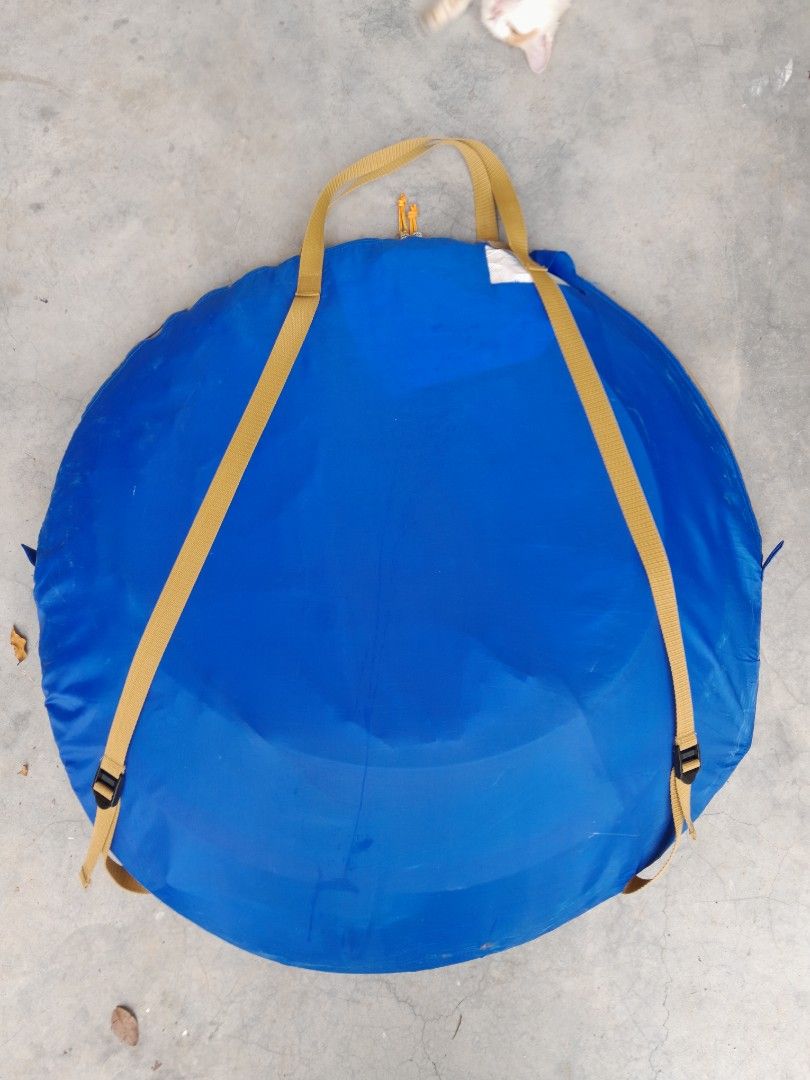 COLEMAN POP UP TENT, Sports Equipment, Hiking & Camping on Carousell