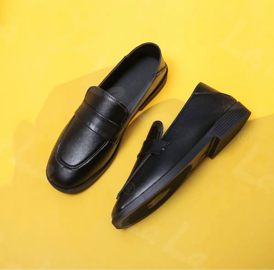 Collapsible Black Leather Loafers Size 9 Women’s, Women's Fashion, Footwear, Loafers on Carousell
