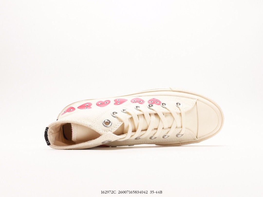 Converse 197 hotsell on feet