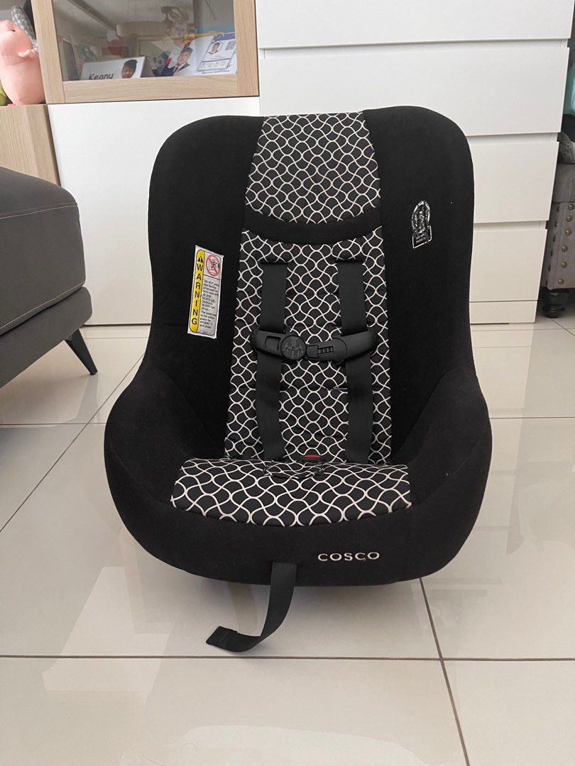 Cosco Lightweight Car seat, Babies & Kids, Going Out, Car Seats on