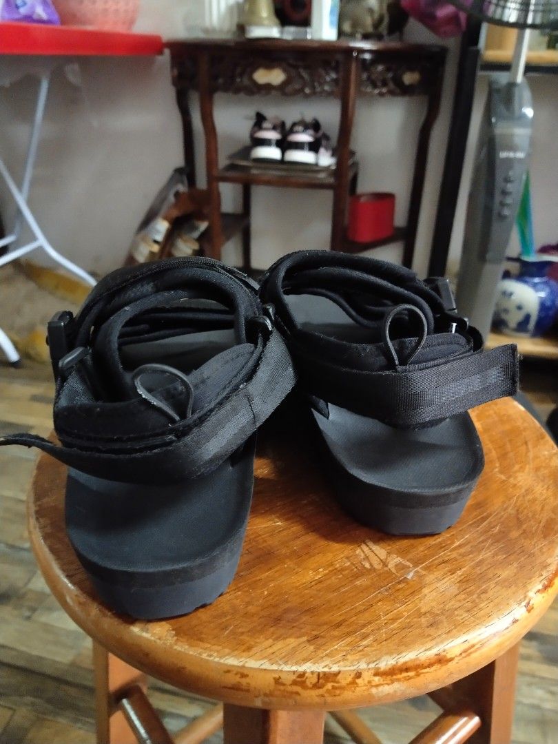 Culture staff sandal
