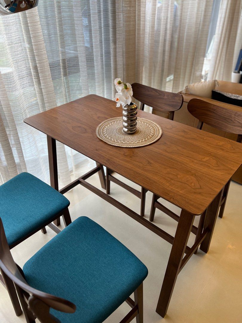 Tms tiara dining hotsell set