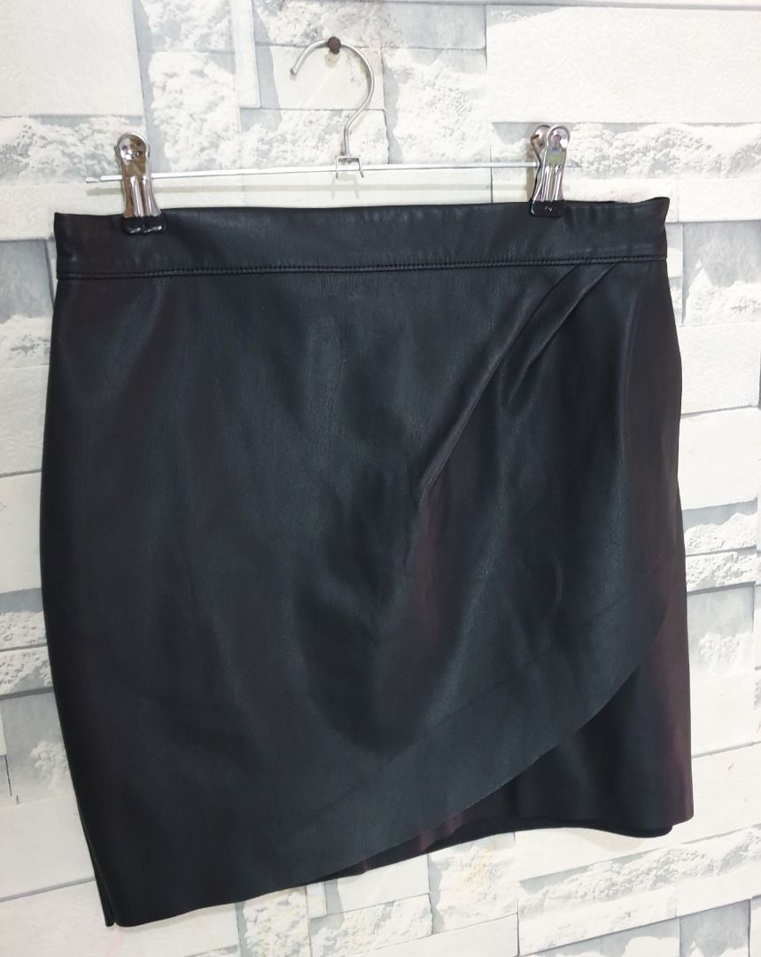 Express faux leather deals mini skirt