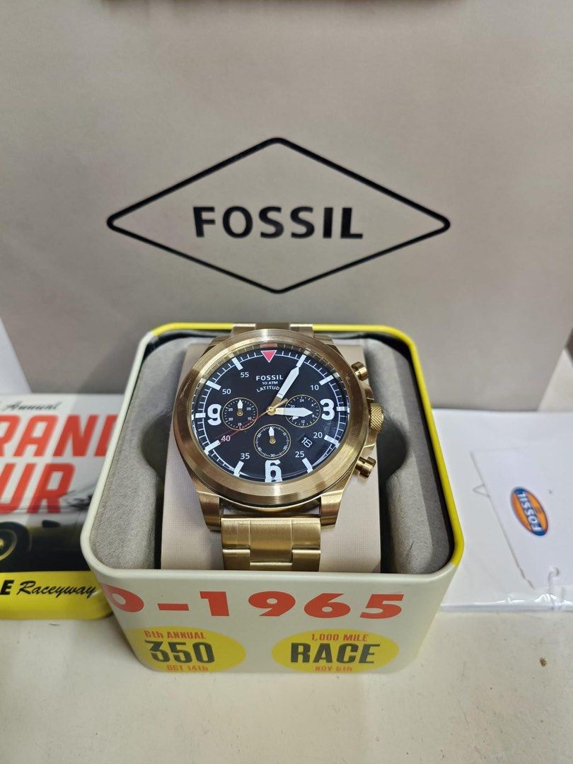 Fossil uptown shop mall
