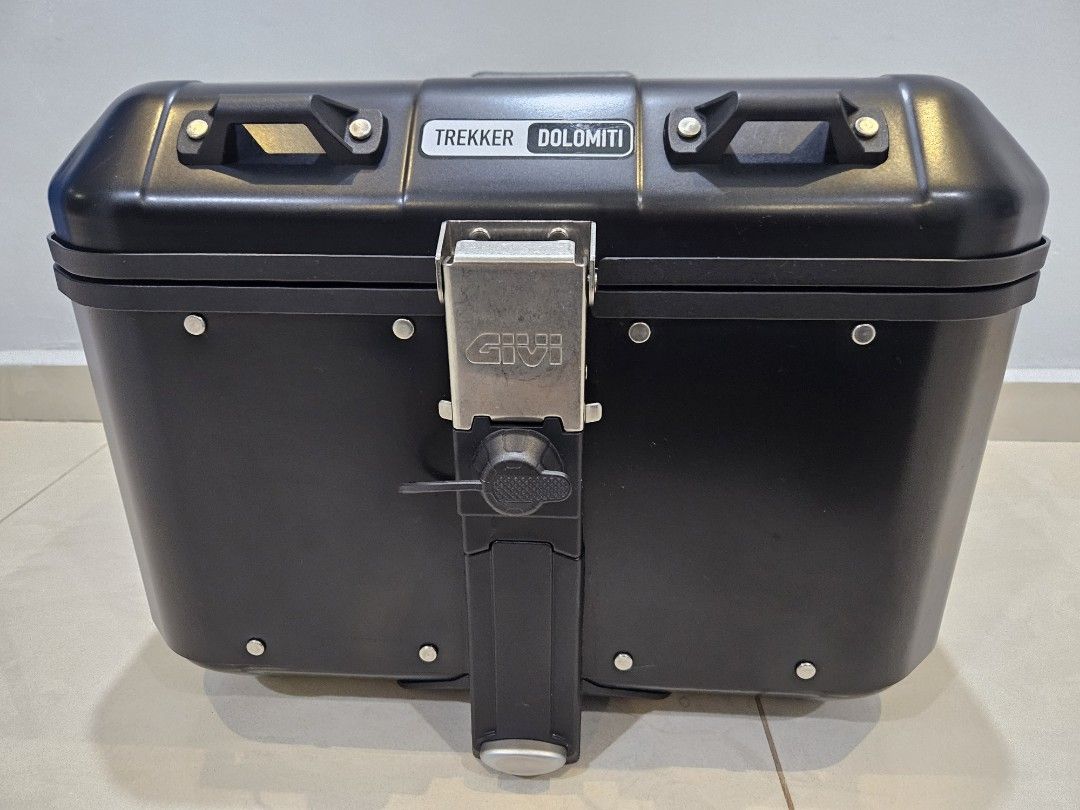 Top-case GIVI Trekker TRK46B Black Line - Accessoire sports motorisés