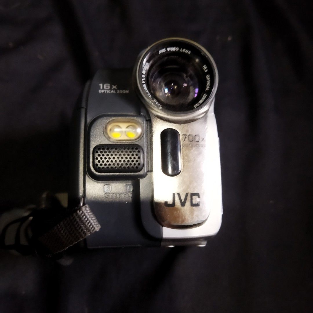 Handycam jadul jvc, Elektronik, Lainnya di Carousell