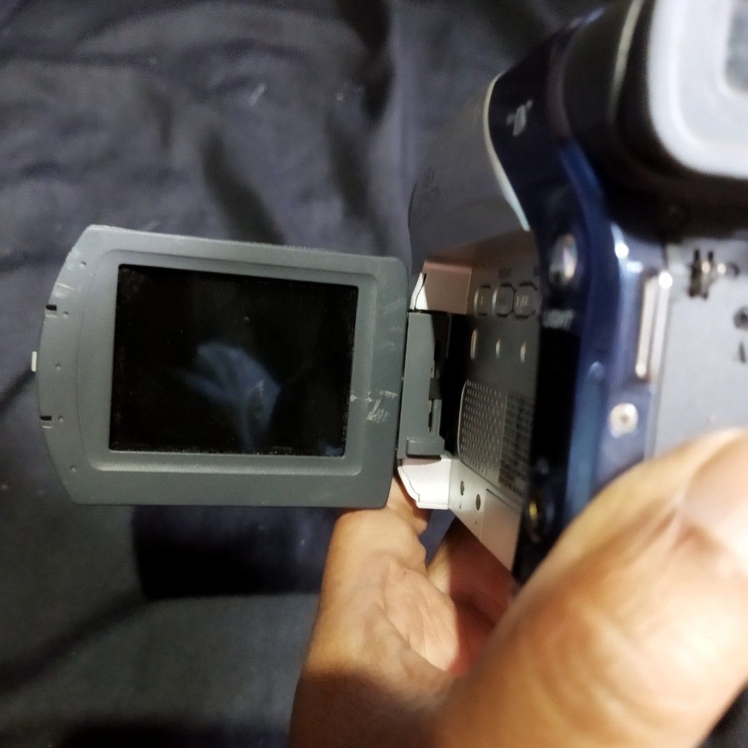 Handycam jadul jvc, Elektronik, Lainnya di Carousell