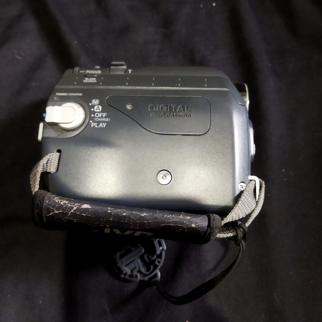 Handycam jadul jvc, Elektronik, Lainnya di Carousell