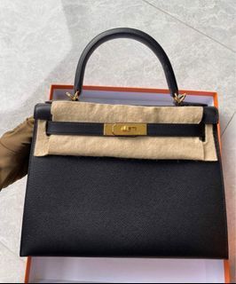 Hermes Kelly 28 Horseshoe Stamp Craie & Etain Epsom Leather Sellier  Permabrass Hardware (Store Fresh)