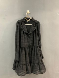 (Category: ) located in . Submitted by alternate.wardrobe (Listing ID 1259353395, Image 1). Description: .