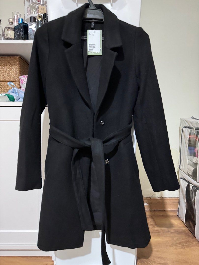 Black coat with sales tie belt