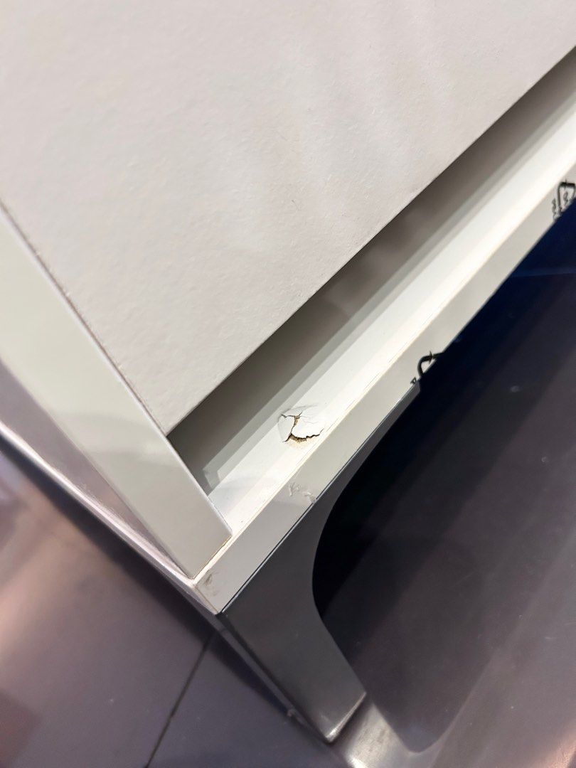 Ikea BYAS HIGH GLOSS white tv with NANNARP legs, Furniture